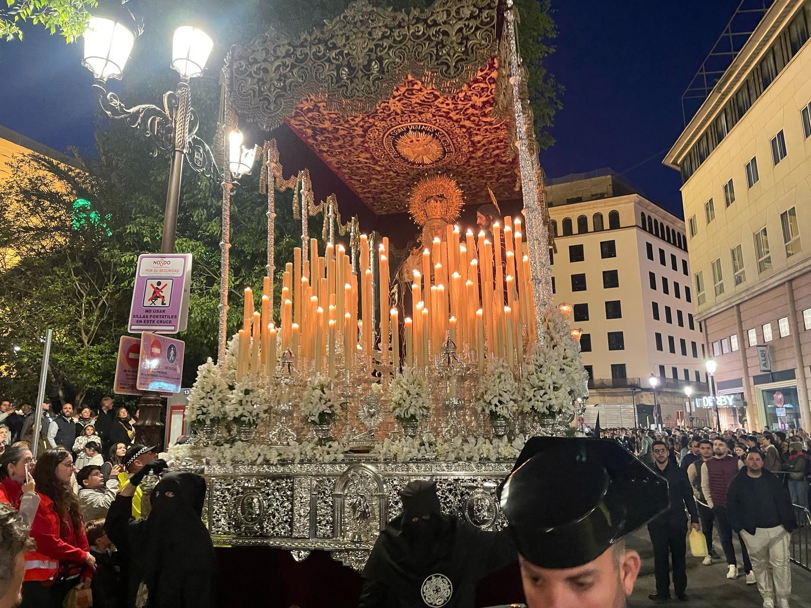 Virgen de Gracia y Amparo.