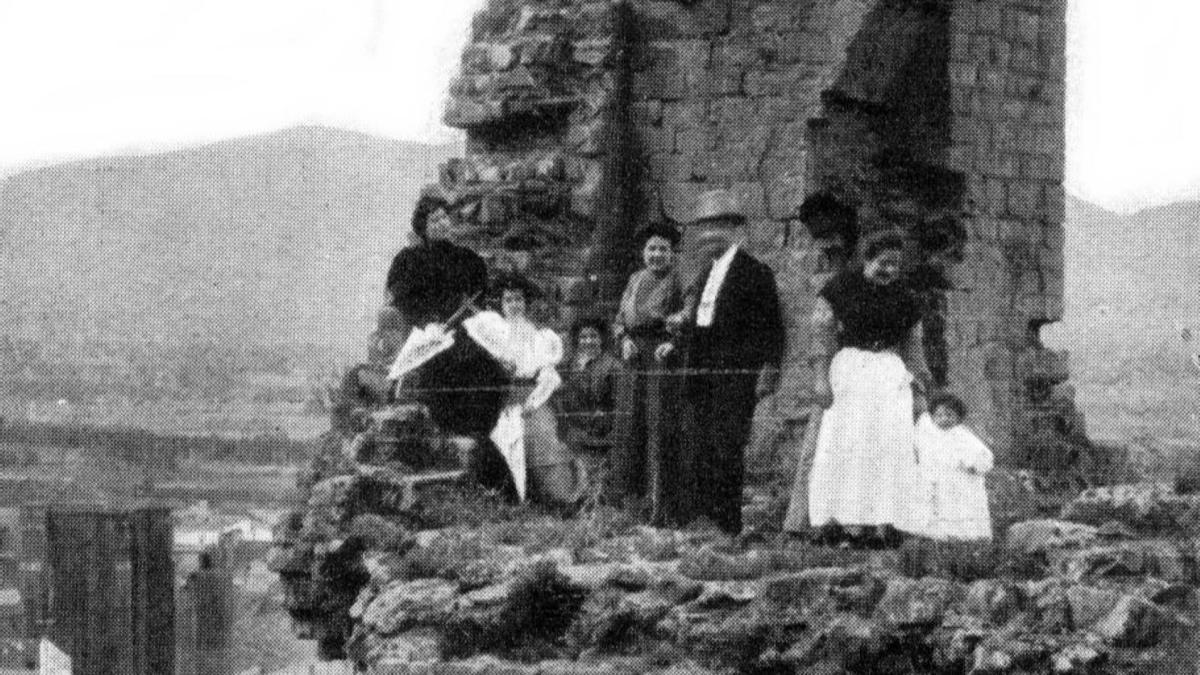Teatre del castell de Sagunt en els anys 20 del segle XX.