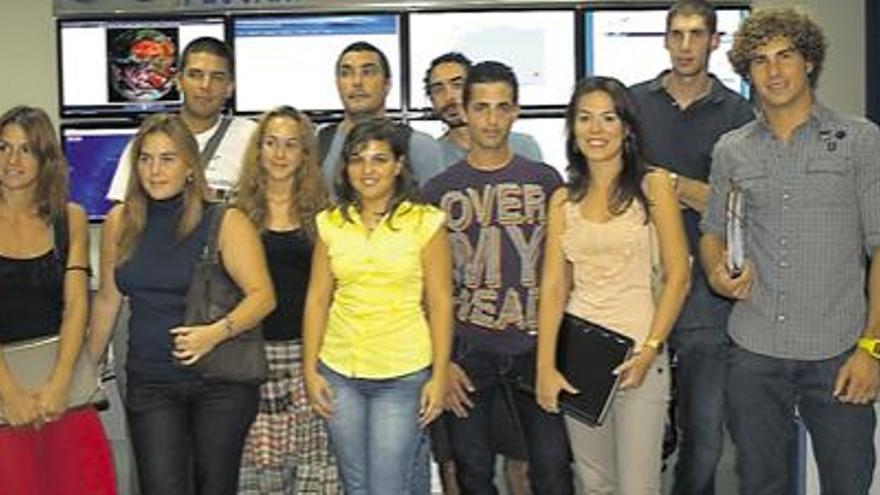 Grupo de estudiantes universitarios que participan actualmente en las prácticas de formación de la Plataforma Oceánica de Canarias.