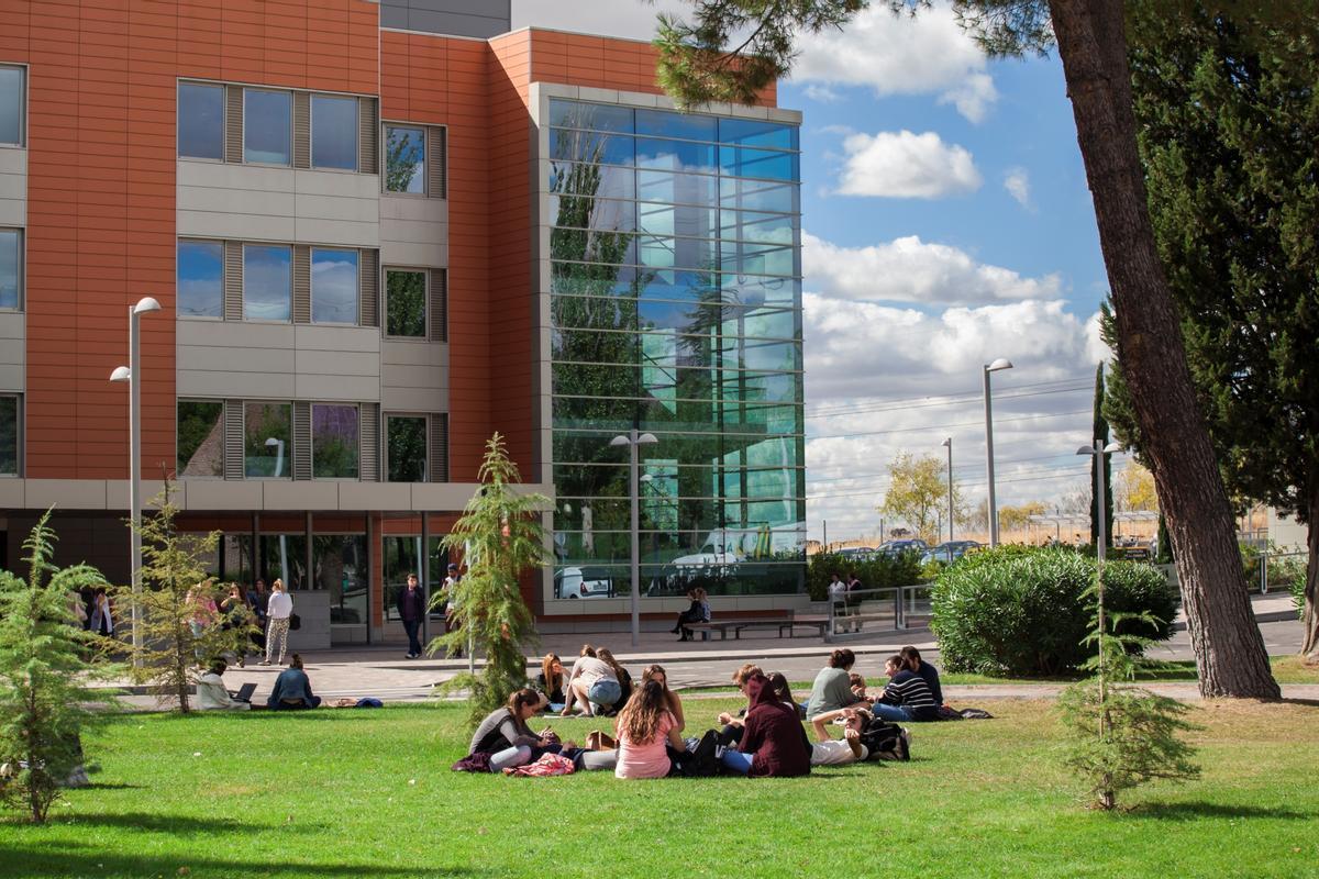 Campus Cantoblanco, a Madrid. Facultat de Ciències Humanes i Socials (Comillas CIHS)
