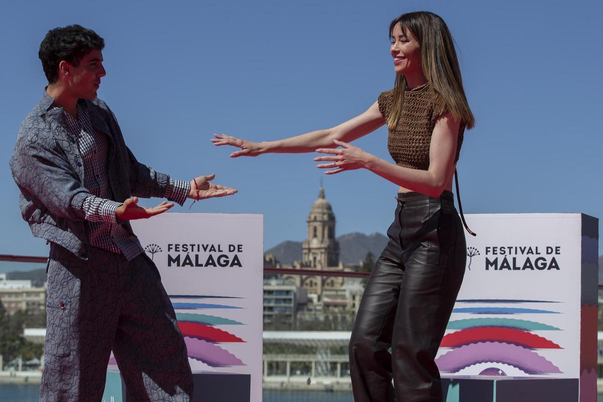 El actor Óscar Casas y la actriz Dáfne Fernández