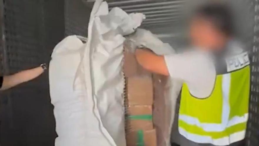 onal incauta siete toneladas de hachís en un camión en La Vila Joiosa