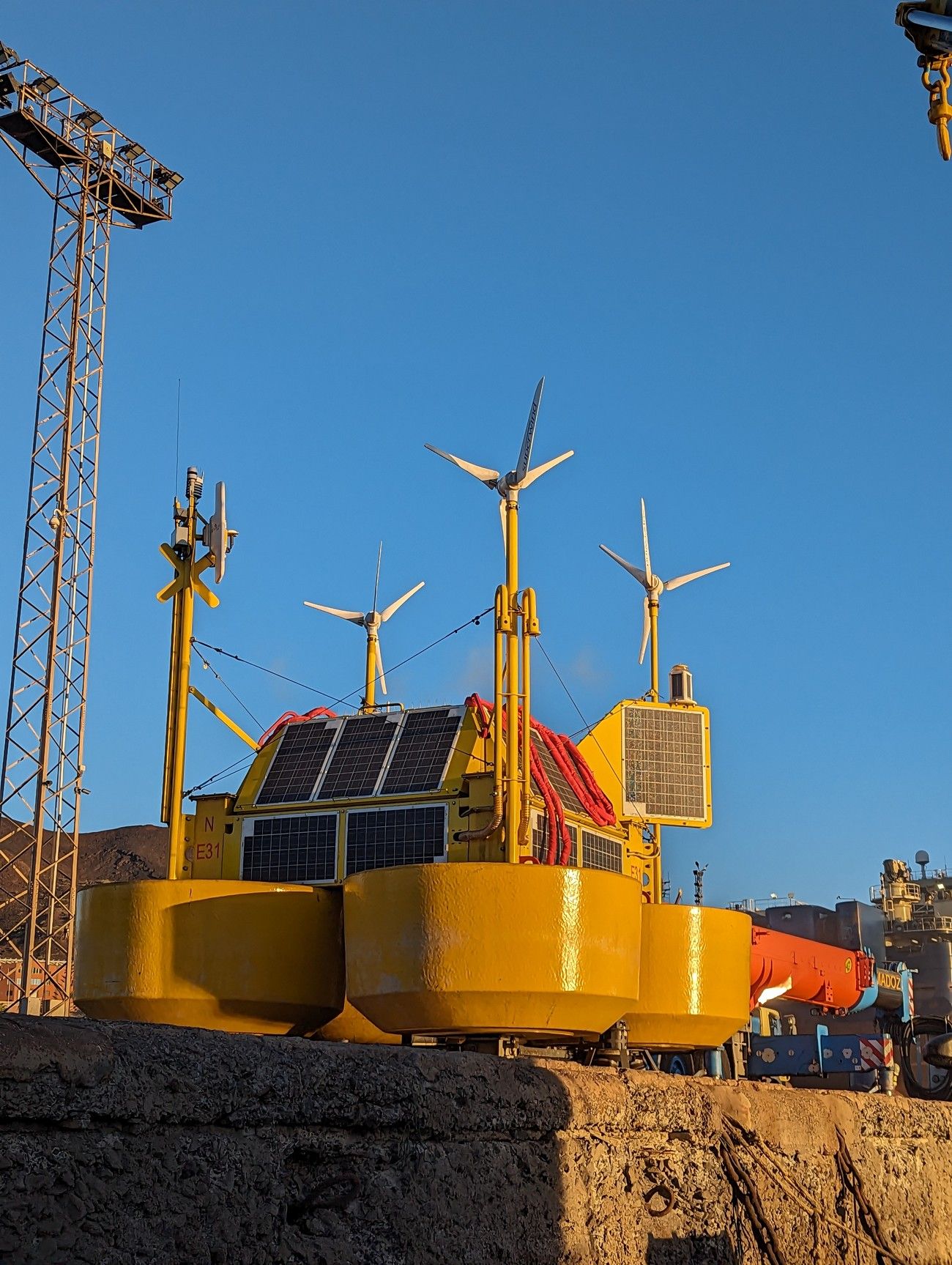 BlueFloat Energy y Sener instalan una boya LiDAR de medición en la costa de Castillo Romeral.