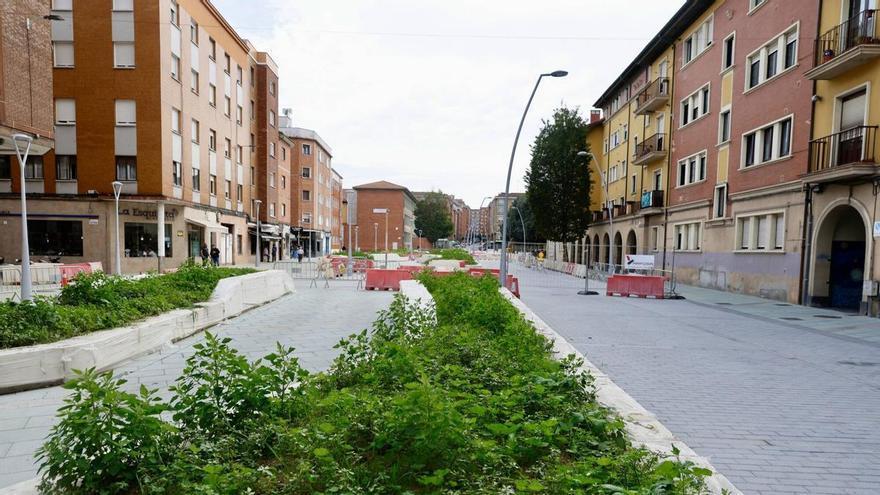 Más espacio peatonal para los gijoneses: la reforma del área de La Escuelona encara su final con las obras al 92%