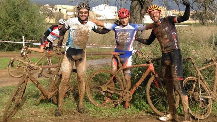 Rafel Miralles, Biel Mayans y Joan Horrach tras su carrera.