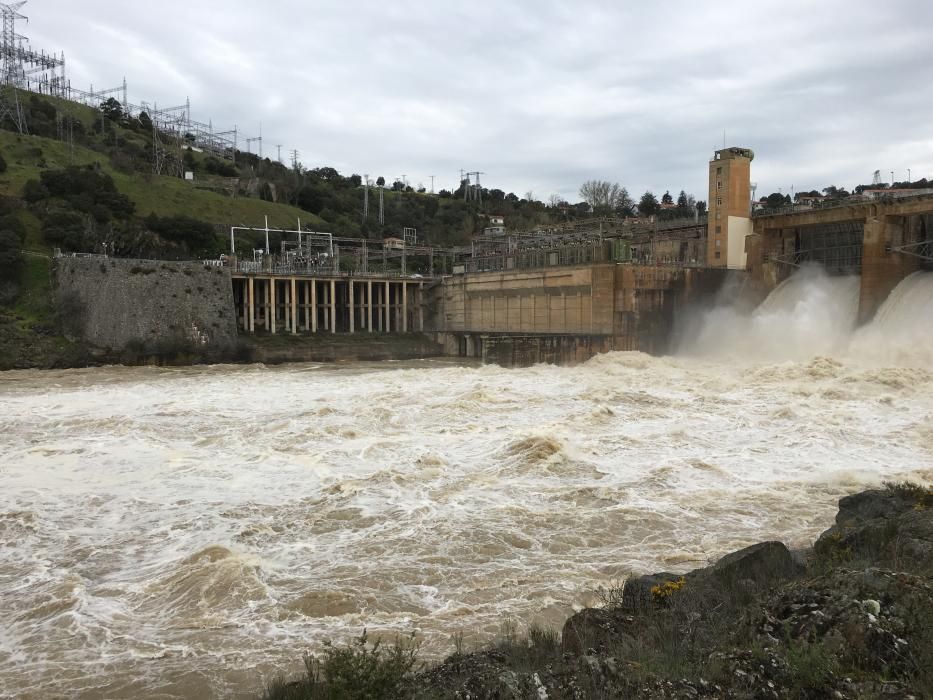 Las presas de Zamora abren los aliviaderos