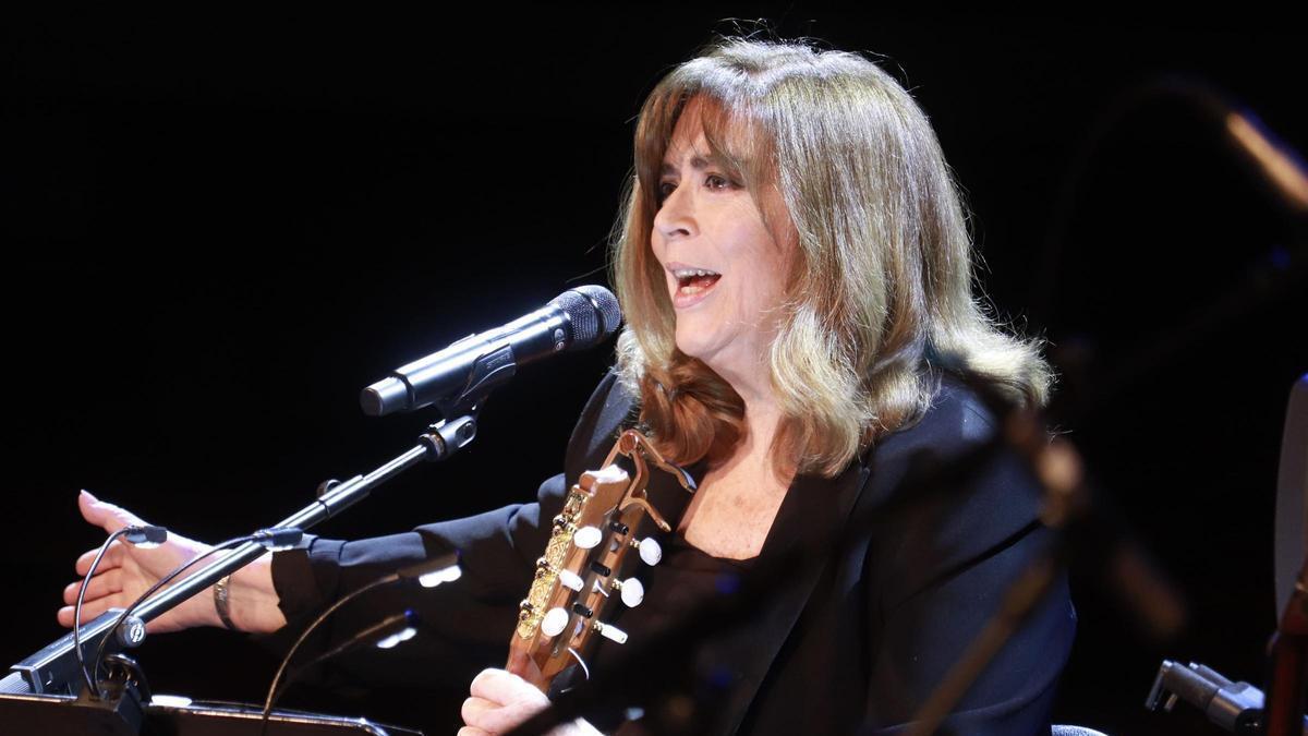 Maria del Mar Bonet durante el concierto 'L'aigua no cansa' en el Palau de la Música