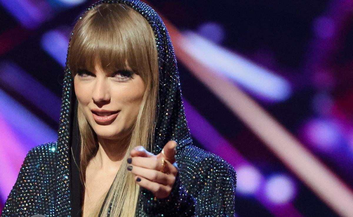 Taylor Swift con flequillo