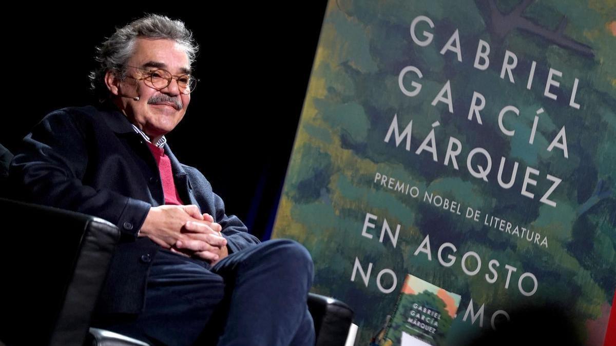 Gonzalo García Barcha , hijo de Gabriel García Márquez, durante la presentación del libro inédito de Gabriel García Márquez `EN AGOSTO NOS VEMOS´.