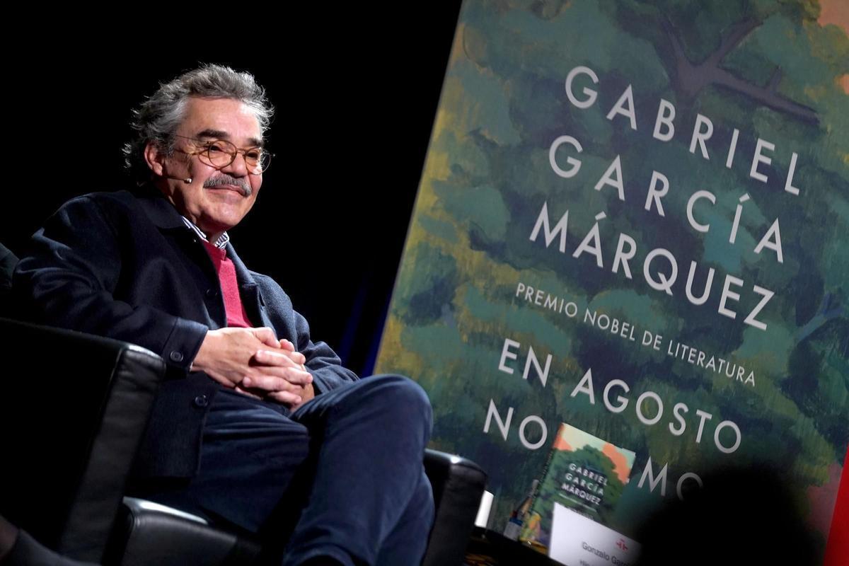 Gonzalo García Barcha , hijo de Gabriel García Márquez, durante la presentación del libro inédito de Gabriel García Márquez `EN AGOSTO NOS VEMOS´.