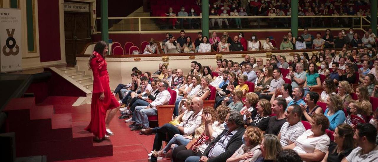 El Gran Teatro, lleno, en una actuación en mayo de Eugeni Alemany.