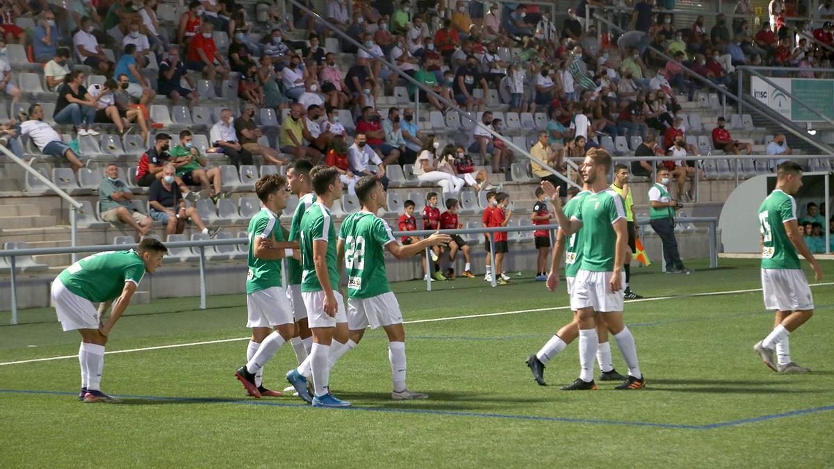 Los jugadores blanquiverdes celebran el primer tanto, obra de Ale Marín, este miércoles en el Manuel Polinario ante el Salerm Puente Genil.