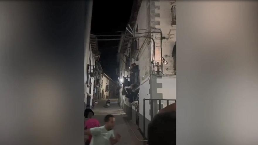 Una grave cogida en las fiestas de Vistabella obliga a suspender el toro embolado