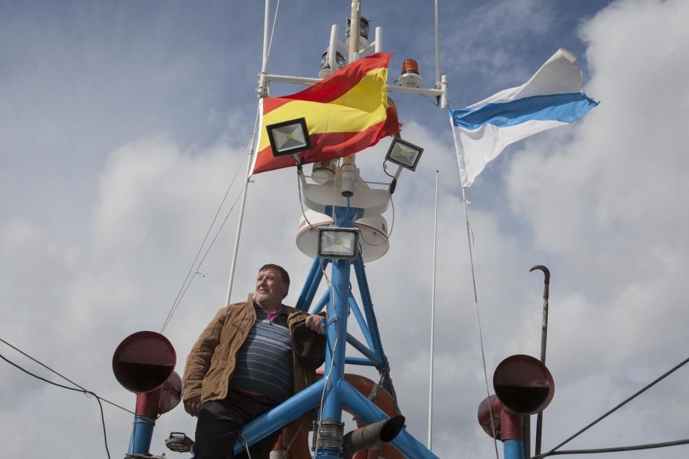 Patrón coruñés expedientado por la bandera gallega