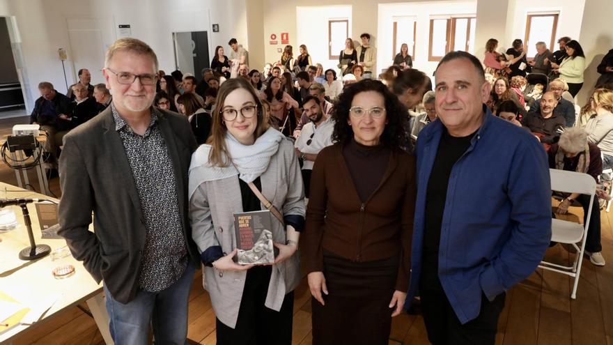 Presentación del libro &quot;Puertas que se abren&quot; en la Escuela de Comercio