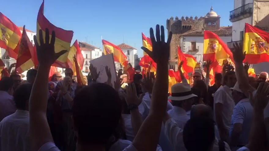 Cáceres se manifiesta por la unidad de España