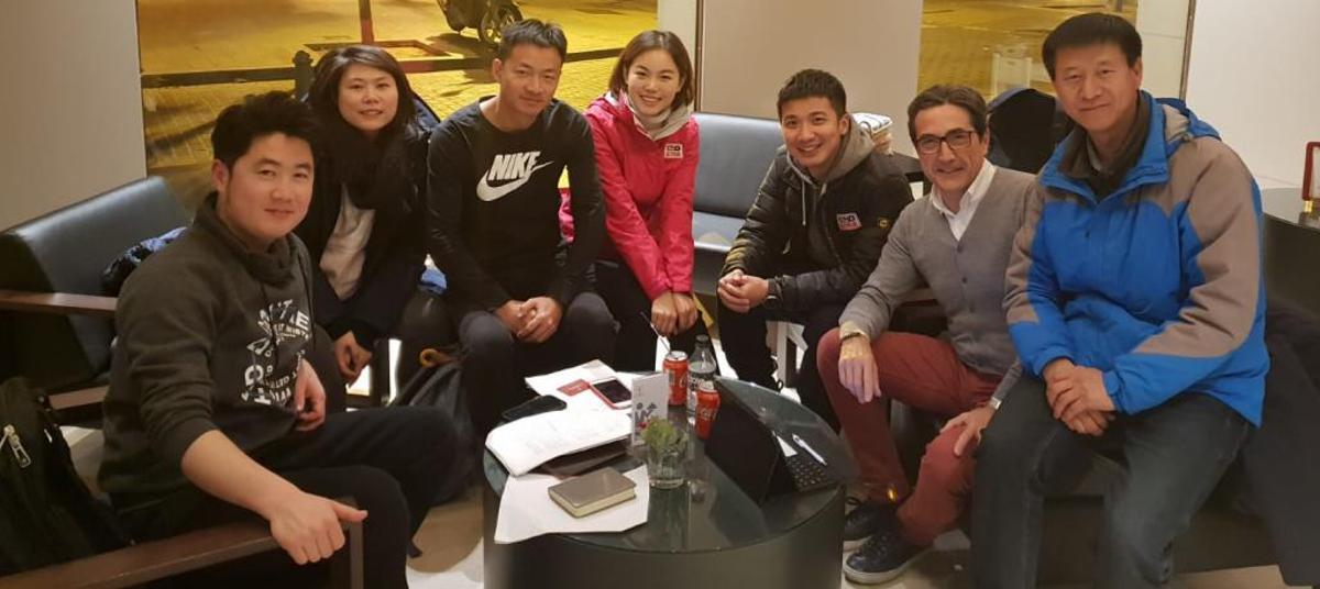 El equipo de la televisión china con Chiquillo.