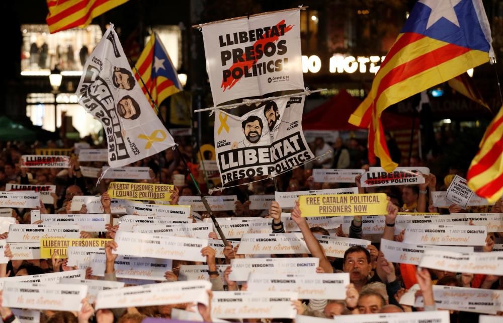 Acte a Barcelona per reclamar la llibertat dels presos