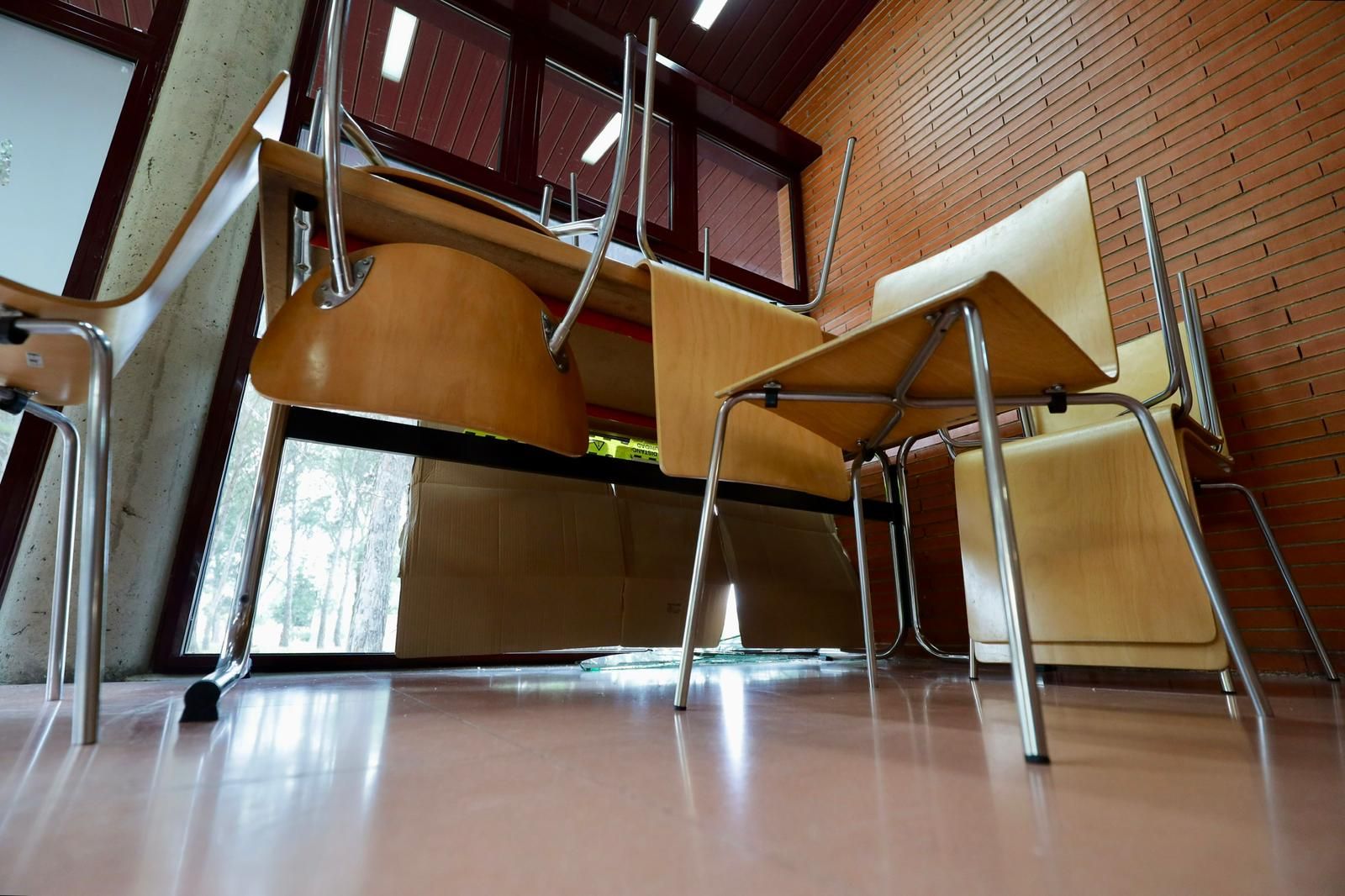 En imágenes | Roban en la cafetería del hospital Royo Villanova de Zaragoza