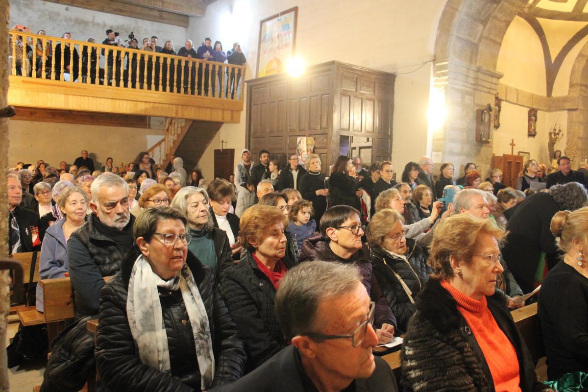 La X edición del concierto de Villancicos llenó de música y público la iglesia de la Asunción en Mombuey