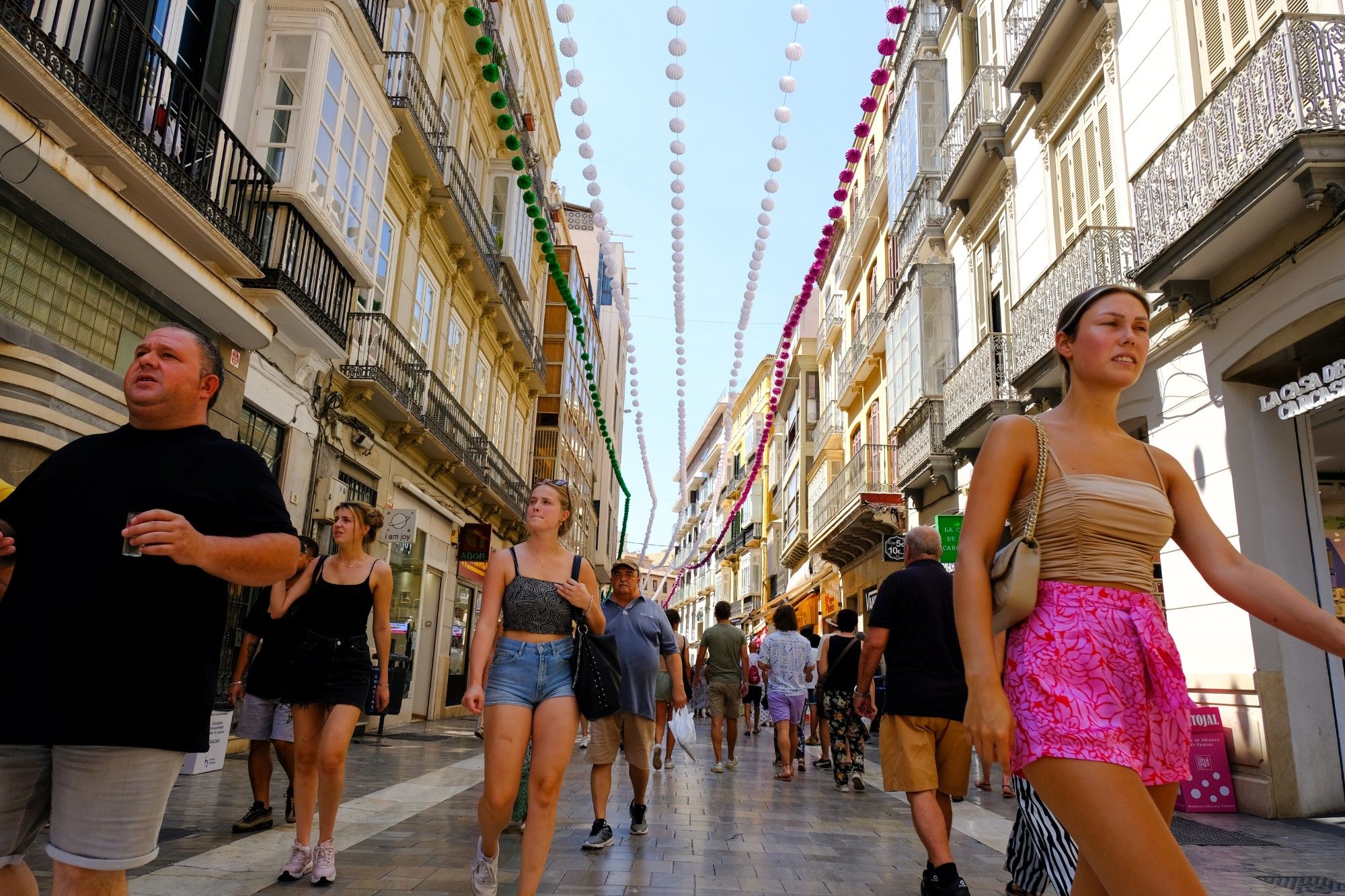 Así viven los extranjeros la Feria de Málaga 2023