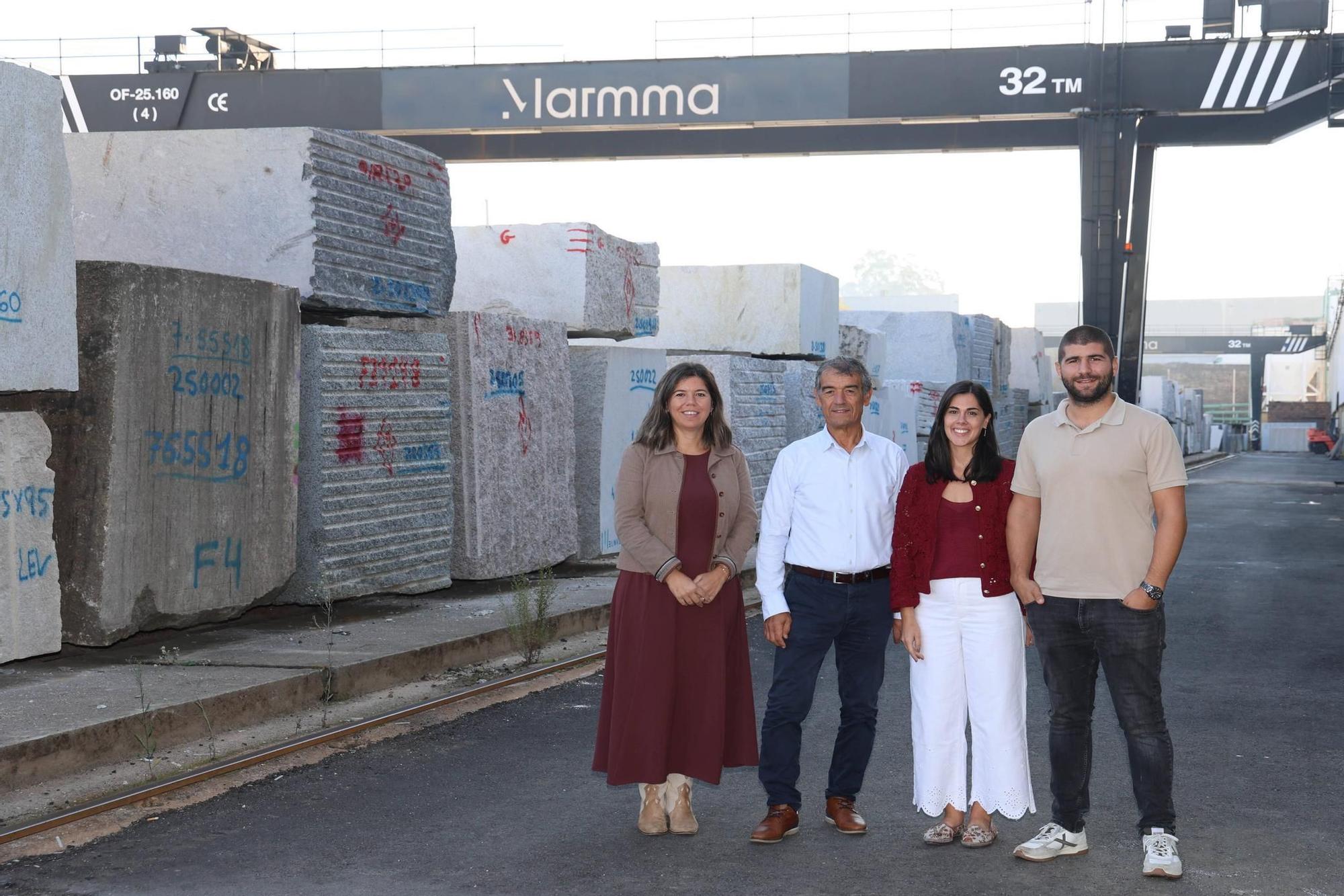Manuel Martínez, CEO de Marmma, junto a la tercera generación del grupo familiar.