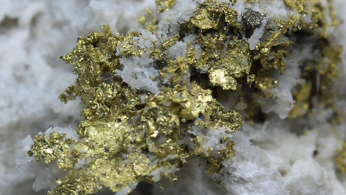 El núcleo de la Tierra contiene grandes cantidades de oro