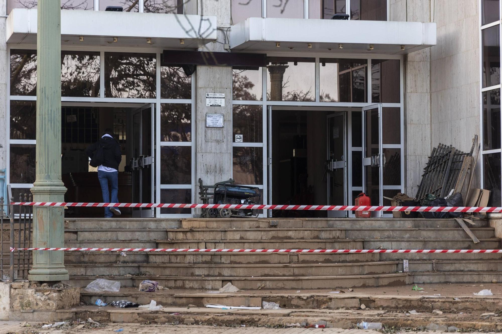 Trabajos de recuperación en una empresa de Alfafar.