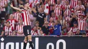 25/08/2025 Oihan Sancet of Athletic Club celebrates after scoring the teams first goal during the LaLiga EA Sports match between Athletic Club and Rayo Vallecano at San Mames on August 25, 2025, in Bilbao, Spain. DEPORTES Ricardo Larreina / AFP7 / Europa Press