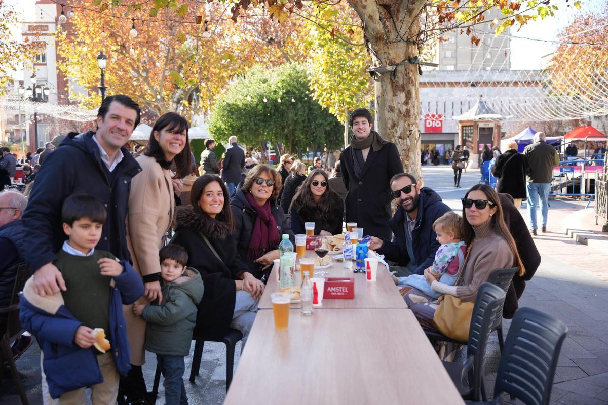 Ambientazo en la Tardebuena de Badajoz, ¡búscate en las fotos!