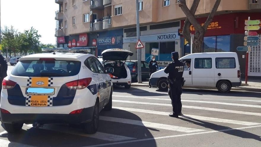 Un control de la Policía Local de Dénia