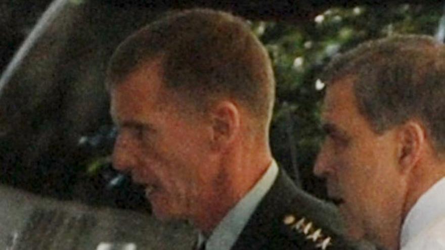 McChrystal a su llegada a la Casa Blanca para una reunión con el presidente estadounidense Barack Obama