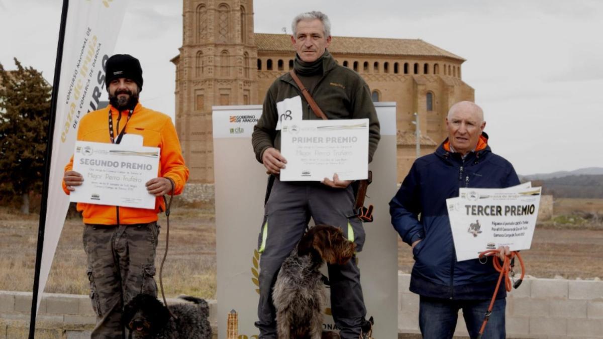 Pódium del III Concurso de Caza de Trufa en Mainar.