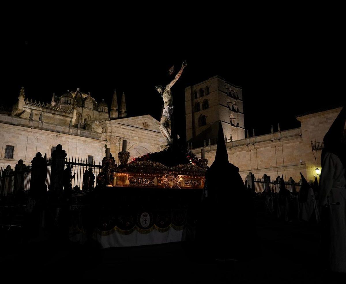 La ciudad jura silencio