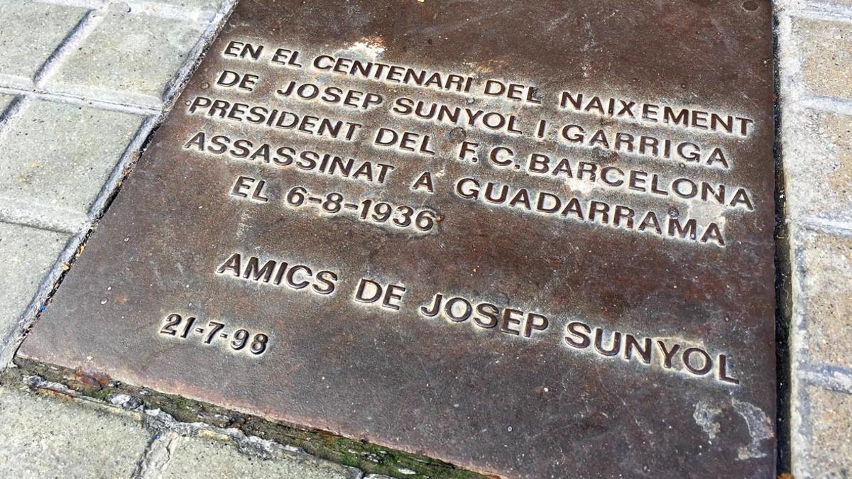 Placa de homenaje a Josep Sunyol i Garriga. 