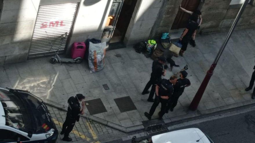 Desalojan una vivienda okupada en Teis |
