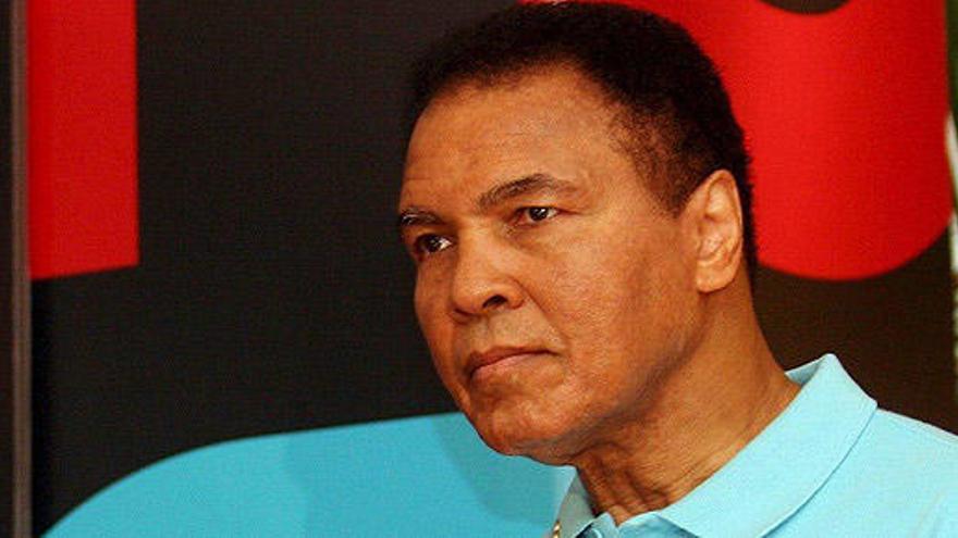 Muhammad Ali, hospitalizado por problemas respiratorios