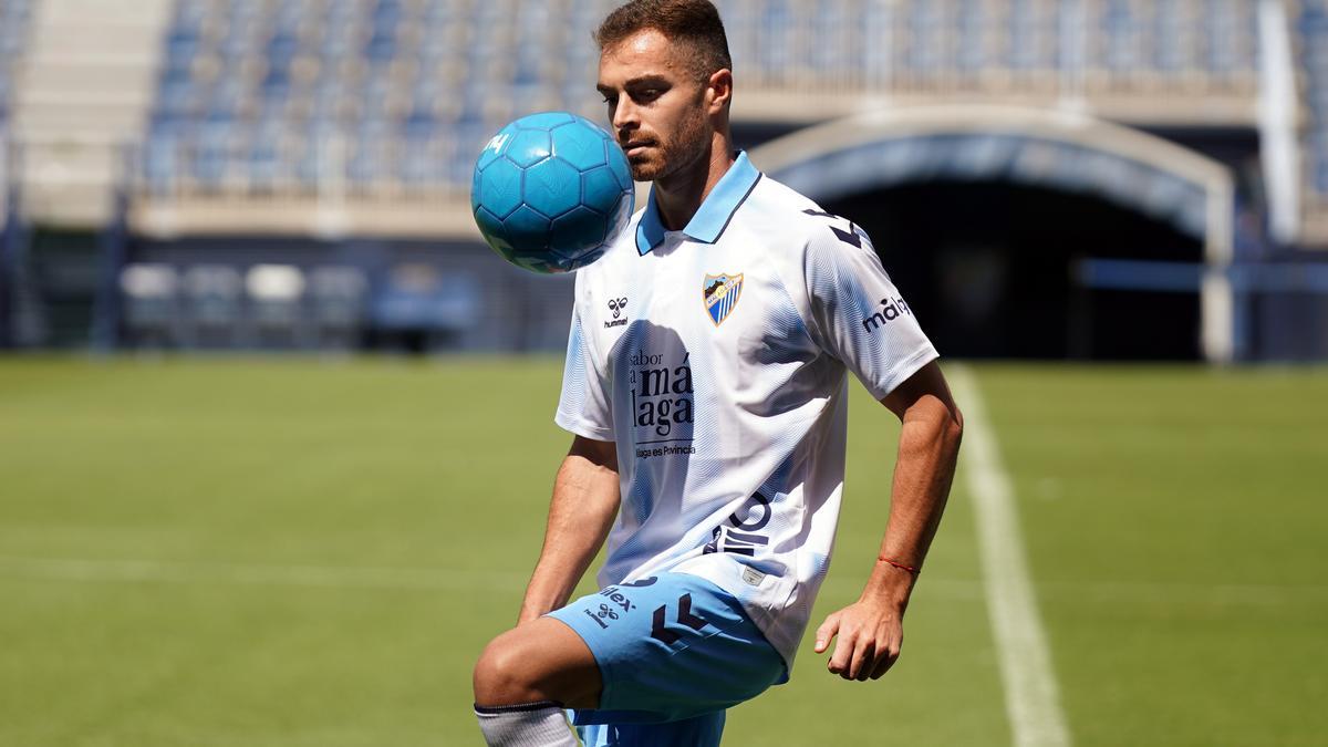 Presentación de Juan Hernández en La Rosaleda.