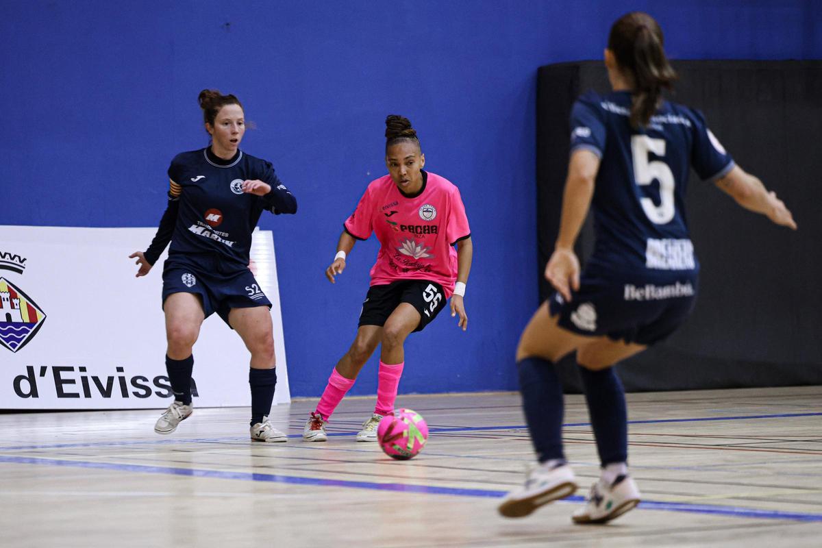 Todas las imágenes del partido del San Pablo-Eivissa contra CD Nou Turia