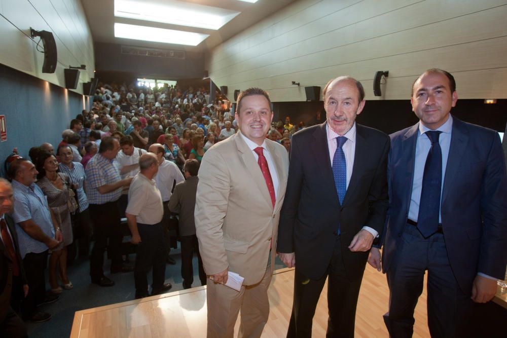 En julio de 2012 participó en las conferencias 'Perspectivas ante la crisis', organizadas por el Club Información