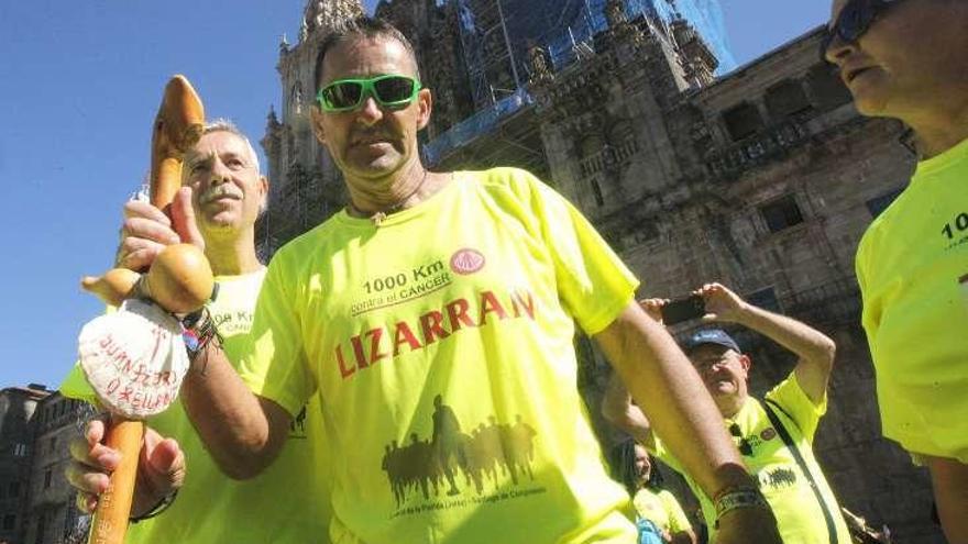 Juan Pedro Orellana, ayer, en la plaza del Obradoiro. // Xoán Álvarez