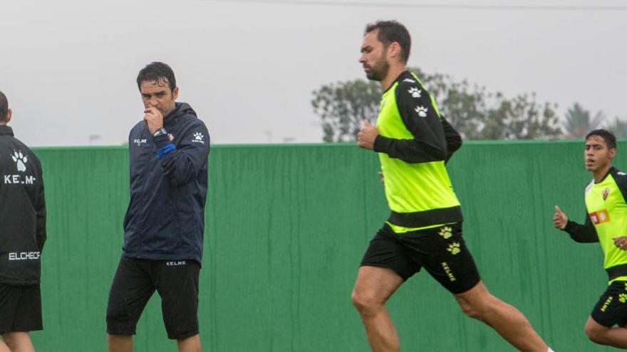 Lolo se une al grupo después de haber entrenado con normalidad esta semana