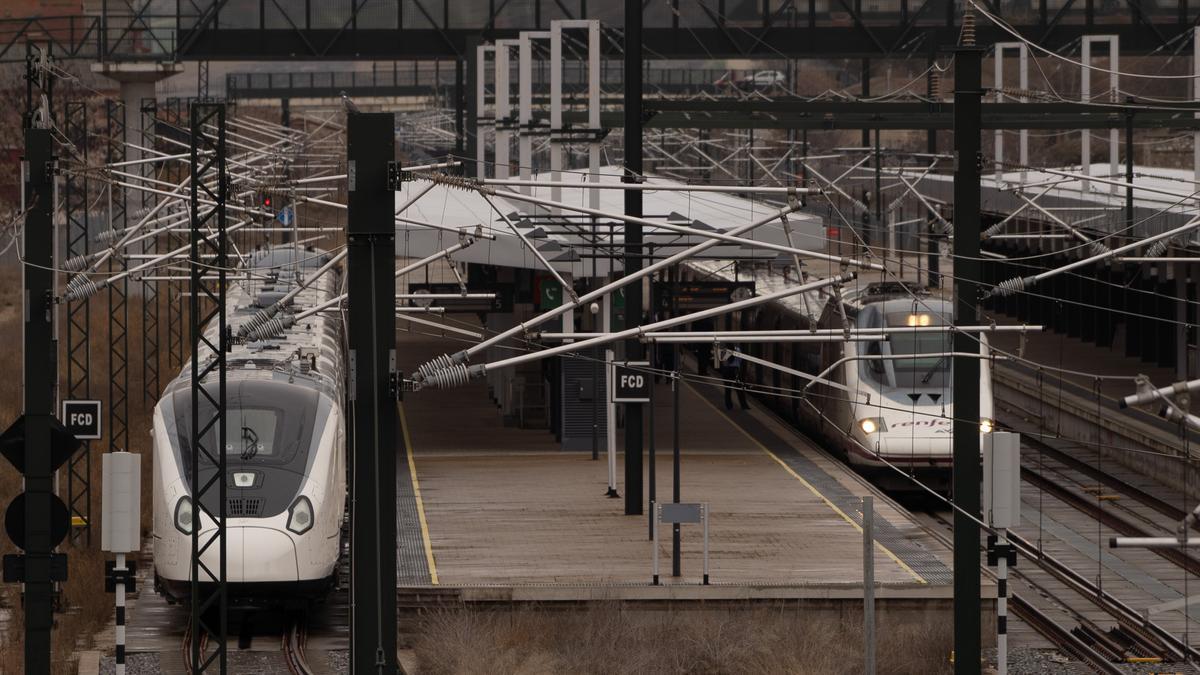 Trenes en la estación de Zamora