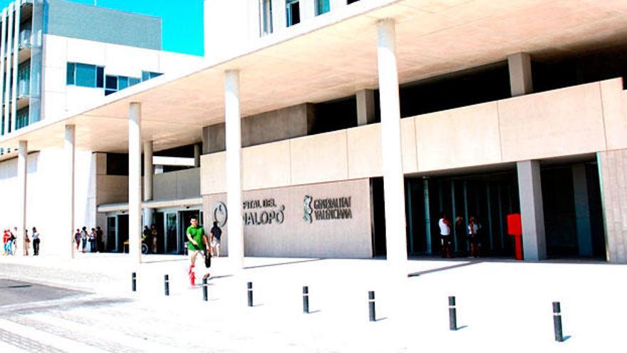 Panorámica de la fachada del Hospital Universitario del Vinalopó ubicado en Elche
