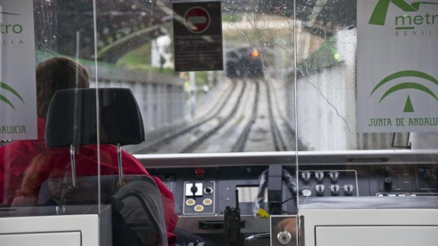 Imagen del interior de un convoy del metro. / Jesús Barrera