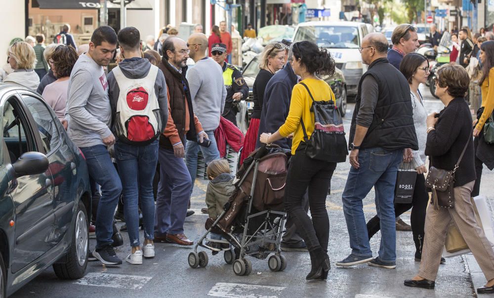 El Black Friday colapsa el centro de Alicante