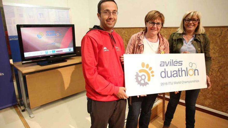 García, Varela y Hevia, en la presentación del campeonato.