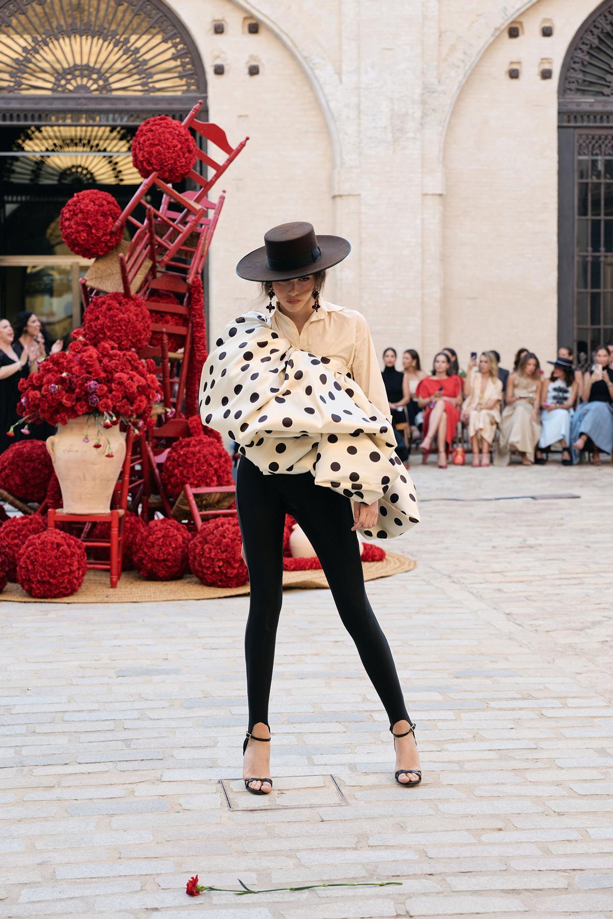 Todas las imágenes del desfile de Fabio Encinar en la Real Fábrica de Artillería de Sevilla