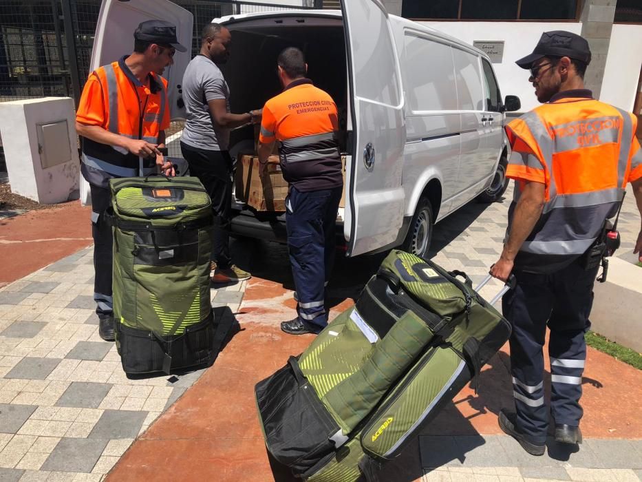 La UD Las Palmas dona ropa deportiva para los afectados del incendio de Gran Canaria