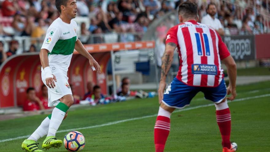 El Elche naufraga en Girona